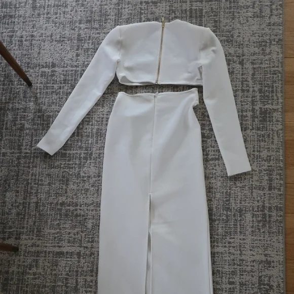 Long Cream Cutout Maxi Dress with Long Sleeves - Picture 4 of 4